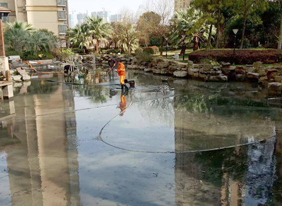 蒋湖农场景观池淤泥清理