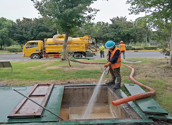 蒋湖农场化油池清理