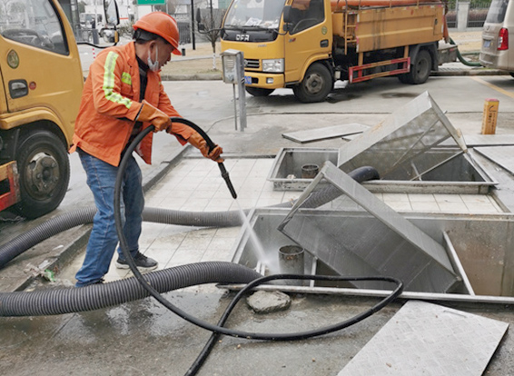 蒋湖农场隔油池清理